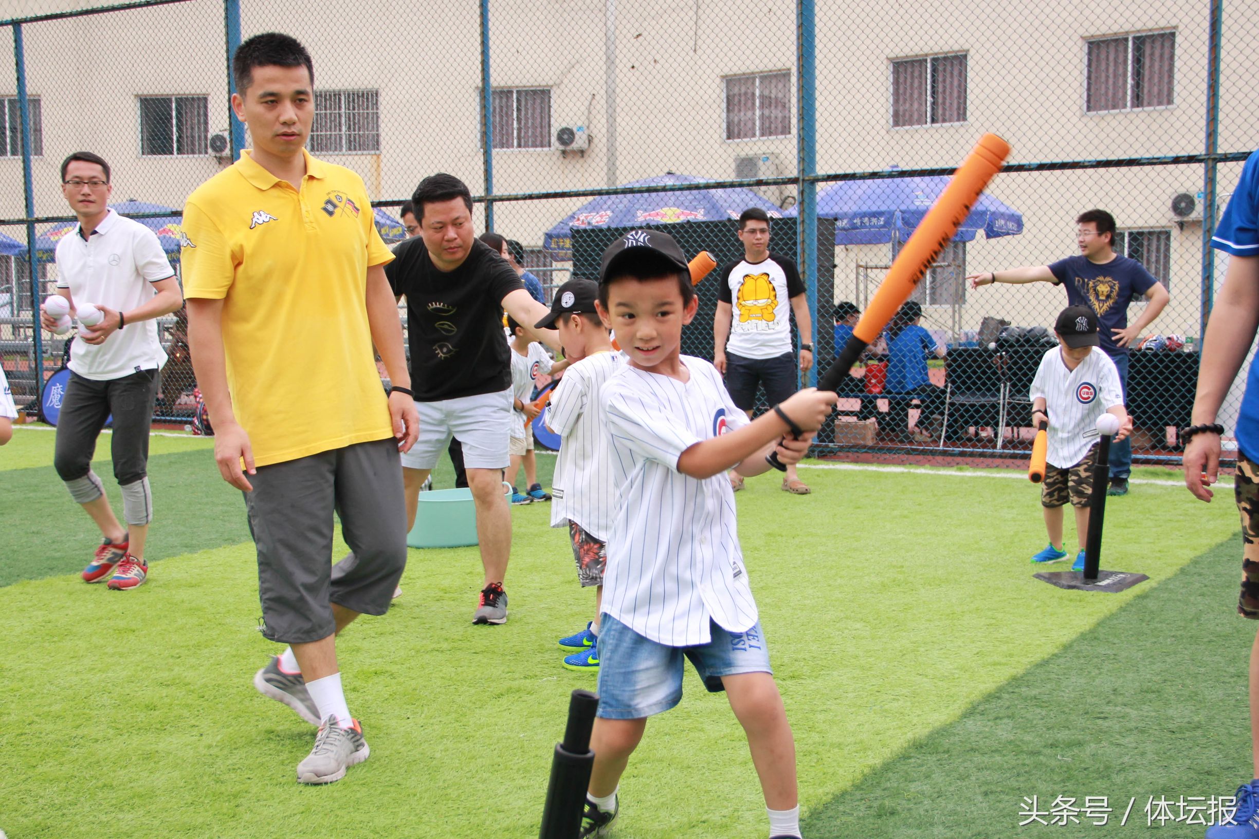 追剧、追星 没有点底子怎么行，黄龙魔方学院棒球带你脑补