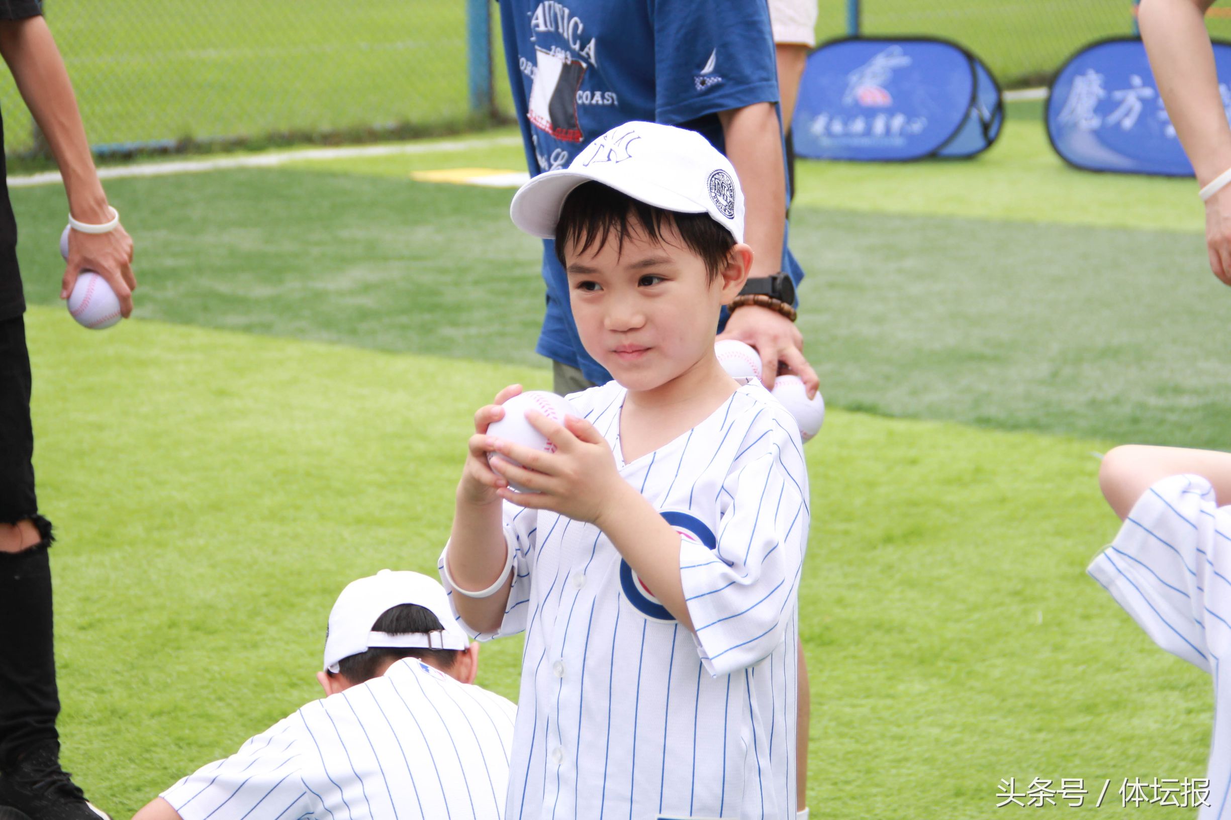 追剧、追星 没有点底子怎么行，黄龙魔方学院棒球带你脑补