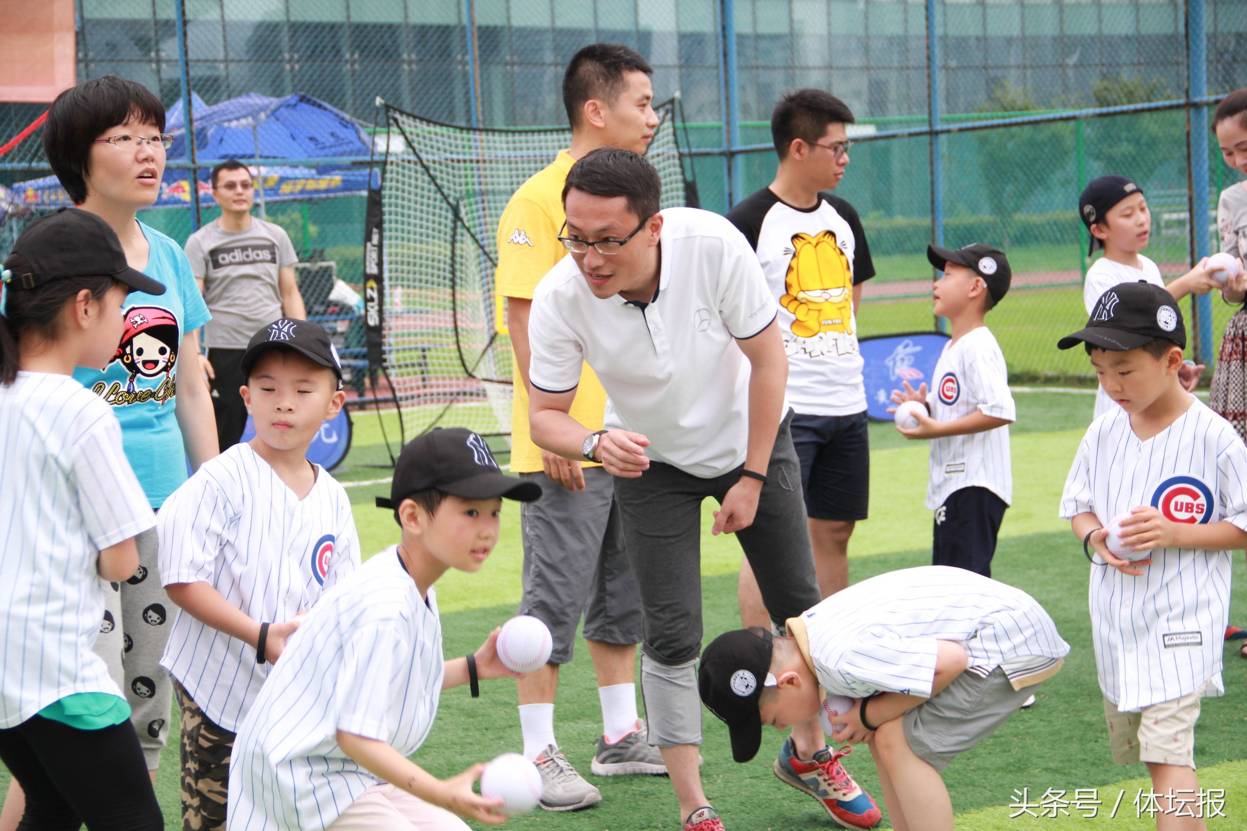 追剧、追星 没有点底子怎么行，黄龙魔方学院棒球带你脑补