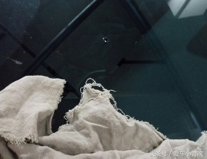 直播，自己动手修复汽车挡风玻璃裂痕，总花费不到50元，不要被4S店骗了