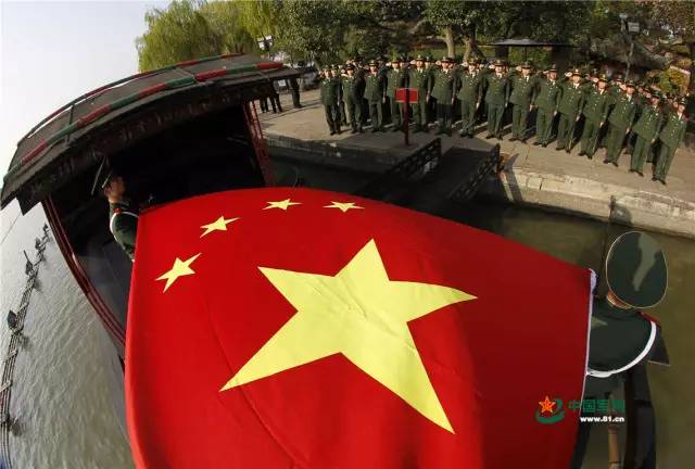 “中国人民解放军”这个称谓，何时被正式使用？