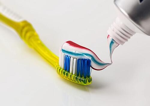 什么是牙粉有什做用，牙粉和牙膏的区别及作用