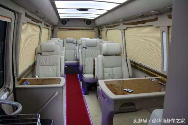 丰田柯斯达12座限量版考斯特豪华商务车