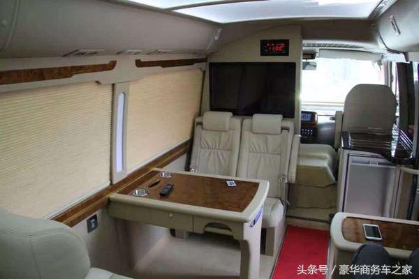 丰田柯斯达12座限量版考斯特豪华商务车