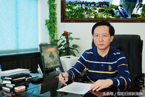 他刚被省政府任命“邵阳学院副院长”；原邵阳医专“合并”时的书记、校长，都改任了新职务