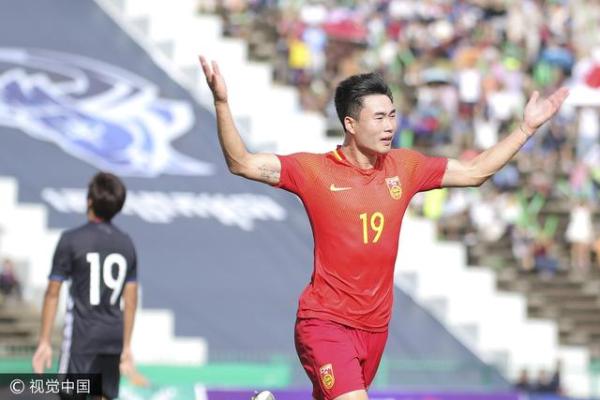 u22国足(U22国足力克日本夺小组头名，小伙子们扬眉吐气目标夺冠)