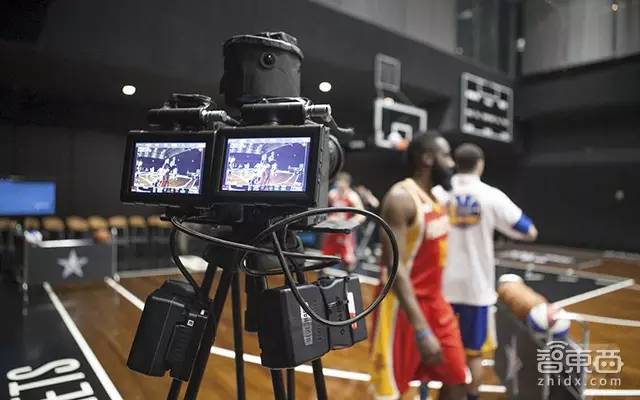 为什么nba球场地板有特效(情报｜这些黑科技已成NBA的日常 全明星只是个预告！)