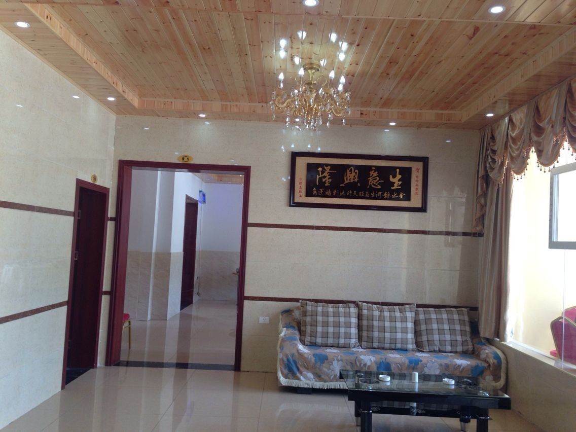 一室一厅租到2500元/月 重庆这些地方避暑房供不应求！