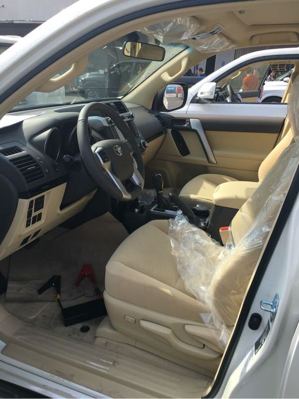 丰田霸道4.0天窗摇起版价格普拉多4000中东版马力