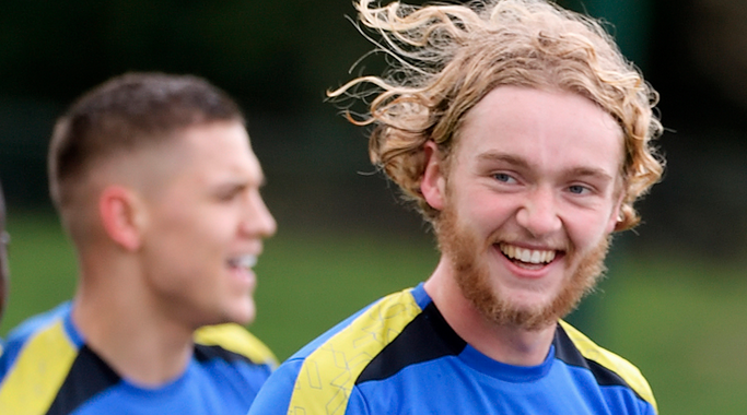 虎扑足球3月31日讯 埃弗顿中场汤姆-戴维斯在各级青年队与利物浦多次