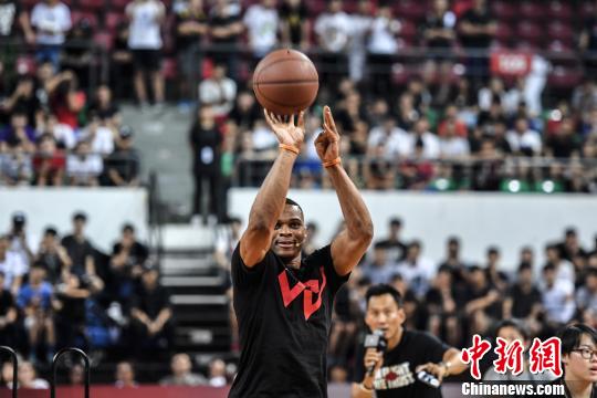 nba哪些球星去过广州(NBA常规赛MVP威斯布鲁克空降广州引爆球迷热情)