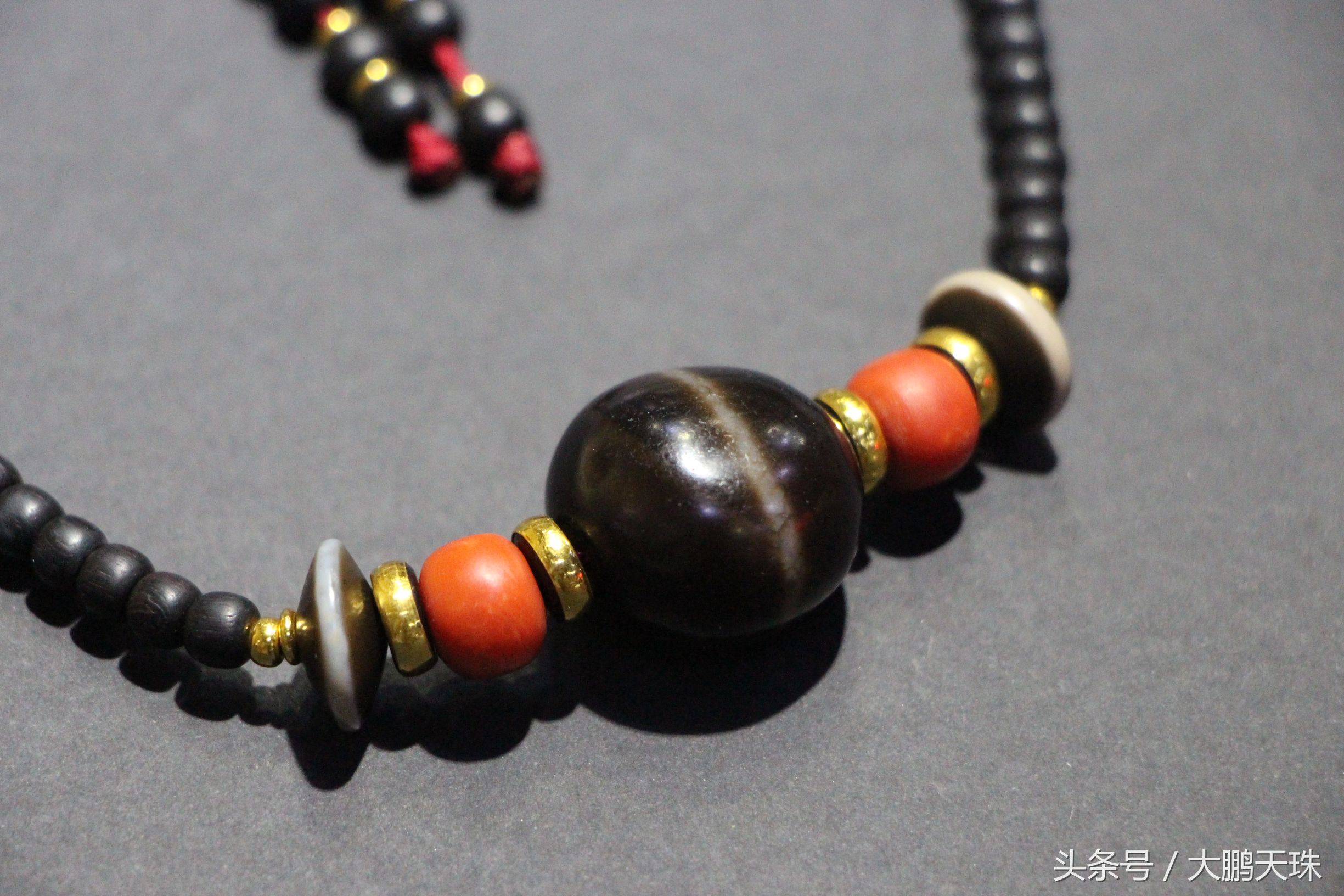 吉祥如意:千年高古药师天珠(莲花天珠的寓意及功效及图片) 第12张