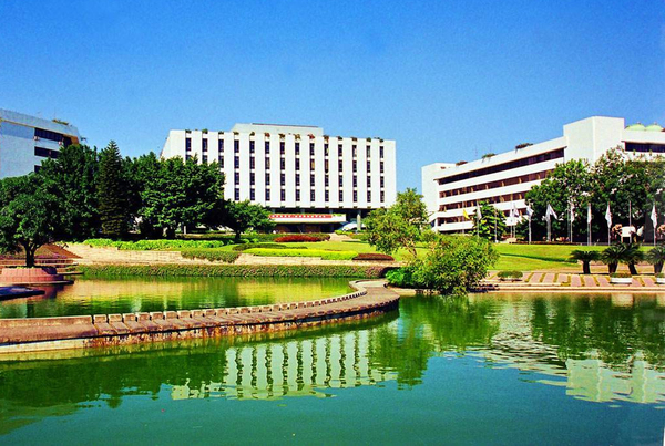 甘肃省49所高校，谁家成立早、谁家校徽设计好，一目了然