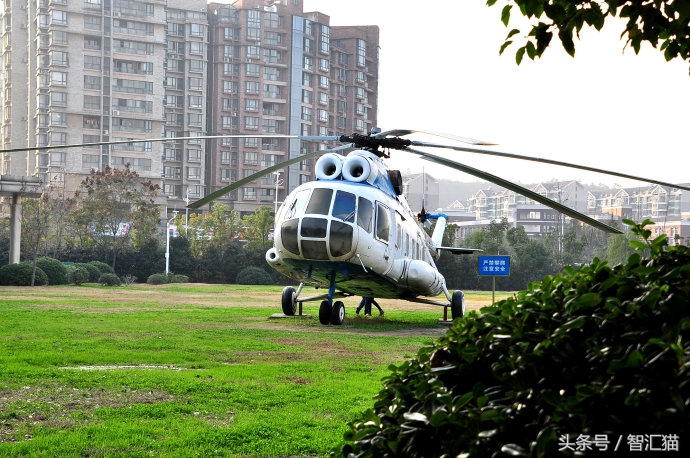 南京航空航天大學位於中國江蘇省南京市,隸屬於中華人民共和國工業和