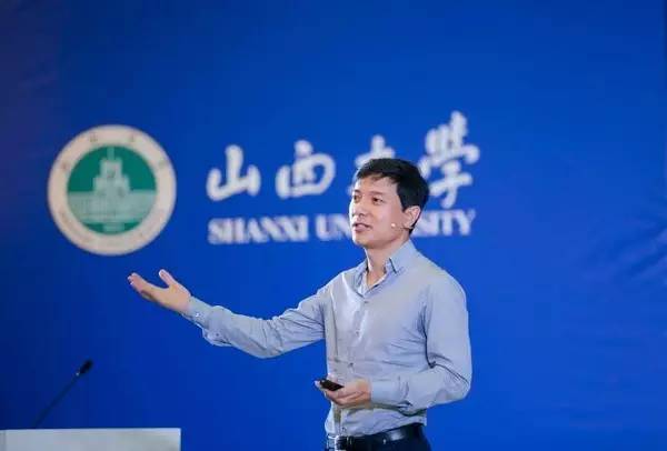 雷军、刘强东、李彦宏等大佬口语大PK！谁的英语最溜？