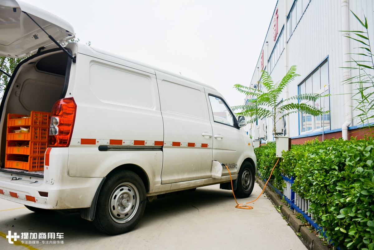 拉貨的麵包車也流行純電動了?恆天純電動麵包物流車深度體驗評測