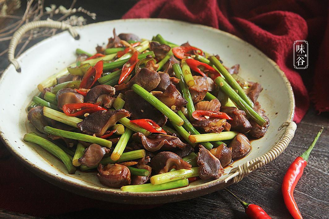 蒜薹炒鸡胗,蒜薹炒鸡胗的做法