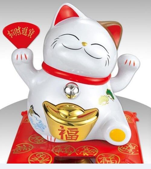 财运,希望自己挣钱越来越多,于是就会在店铺里摆放各种各样的招财吉祥