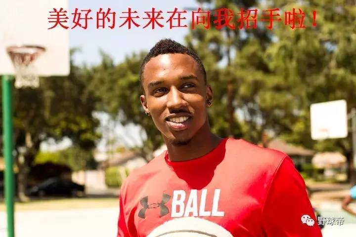 詹姆斯为什么回cba(詹皇终于来CBA了！曾经的天才高中生，NBA单场55分！什么水平？)