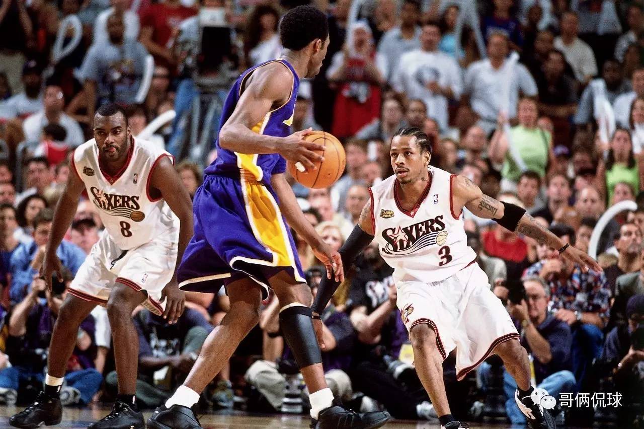 crossover是一种篮球术语,意思指运用交叉步,快速过人,运用此技术的