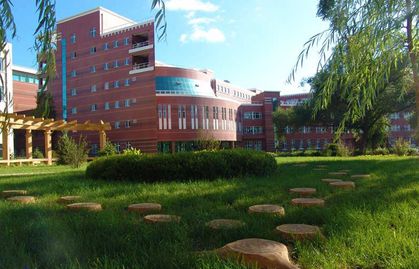 让马丁张雪峰互怼去吧，我们去齐齐哈尔大学看看