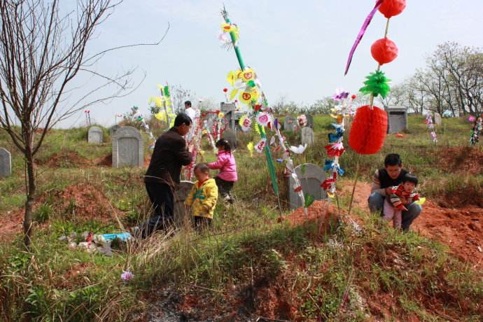 不免扫墓时最禁忌的祖坟风水，若出现这几种现象，免不了破财生病