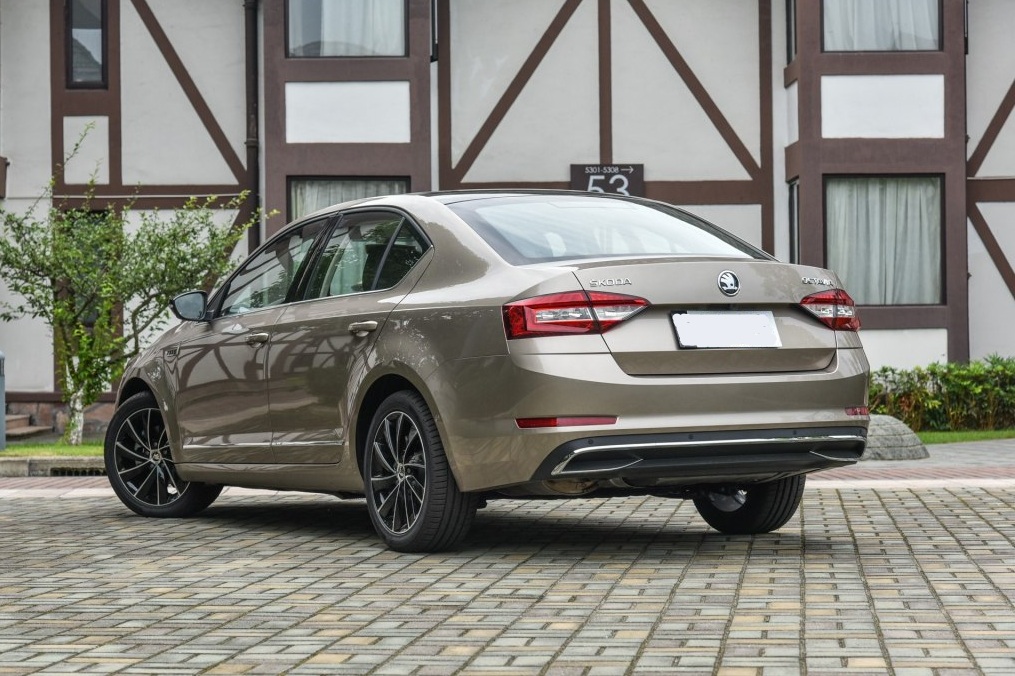 斯柯达全新明锐,比速腾更加亮眼的前脸,一辆不一样的大众车