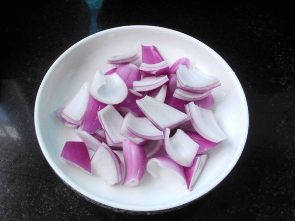 皮牙子是什么(新疆人无论吃什么几乎都离不开这一种食材)