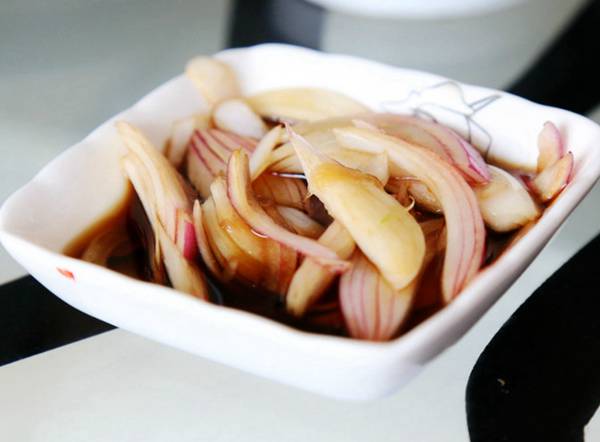 皮牙子是什么(新疆人无论吃什么几乎都离不开这一种食材)