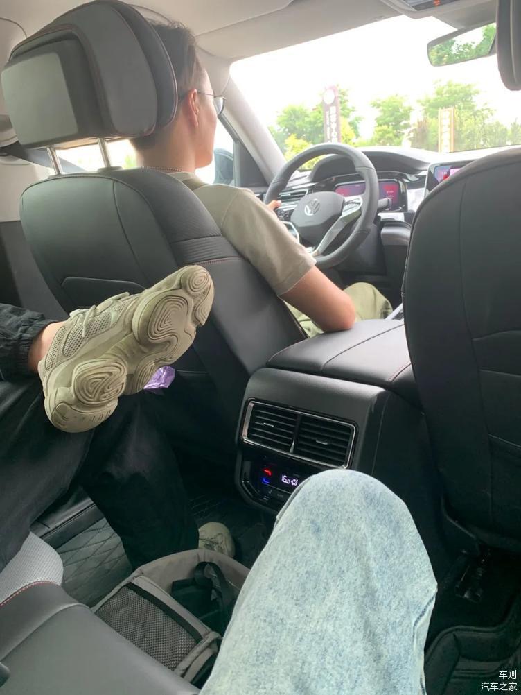 气势压制一切，35岁男人的梦想大七座！试驾上汽大众全新途昂家族