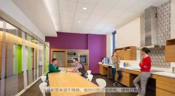 大学生寝室全版本集合，中西宿舍对比，莫名戳中笑点！