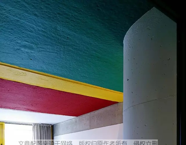 大学生寝室全版本集合，中西宿舍对比，莫名戳中笑点！