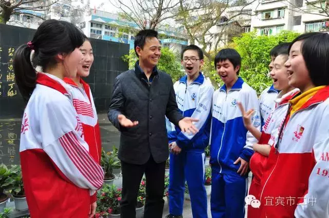 宜宾校服大比拼！同样是青春，为什么“别人家”的这么好看