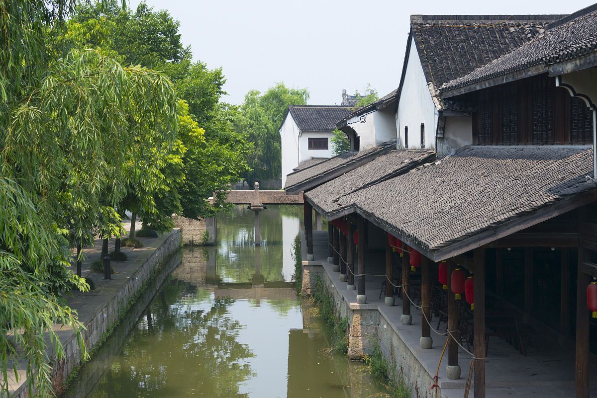 绍兴，水村山郭酒旗风