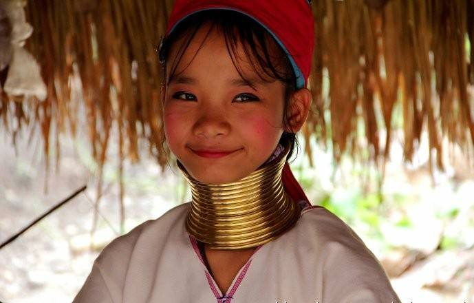 奇葩审美观！泰国旅游地长颈族部落：令人心痛的“美丽”
