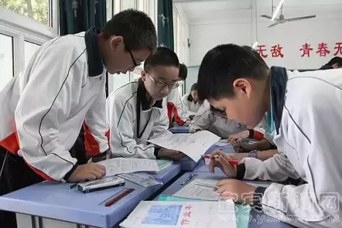 宜宾校服大比拼！同样是青春，为什么“别人家”的这么好看