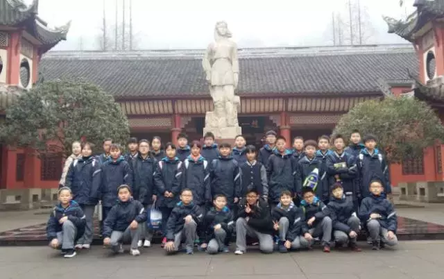 宜宾校服大比拼！同样是青春，为什么“别人家”的这么好看