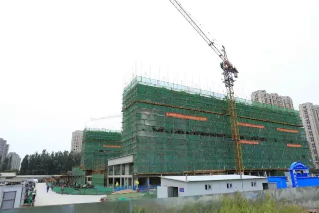 PK丨“迷你”楼盘哪家强?万科繁荣里 PK 大众浅水湾公园!