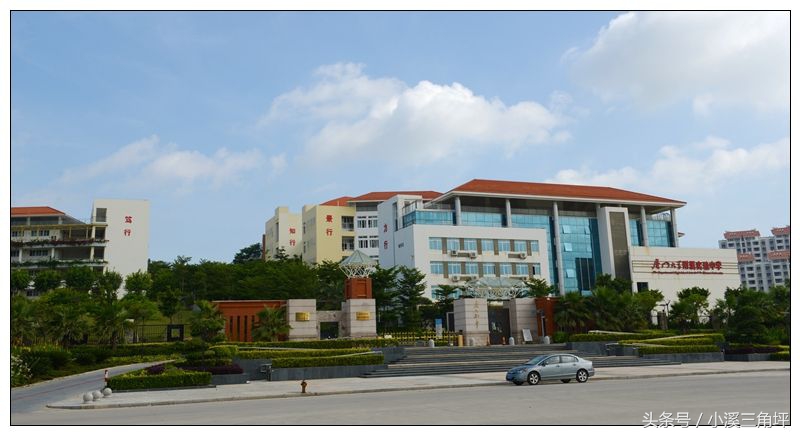 今年1人保送北大，1人考上清华，位于漳州的厦大附中高考喜报来了