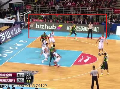 为什么cba没有广告牌(NBA与CBA比赛场地视觉效果上的为何差异这么大，原因找到了！)