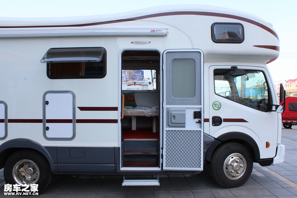 可以乘坐7人的房车 宽大东风凯普特房车