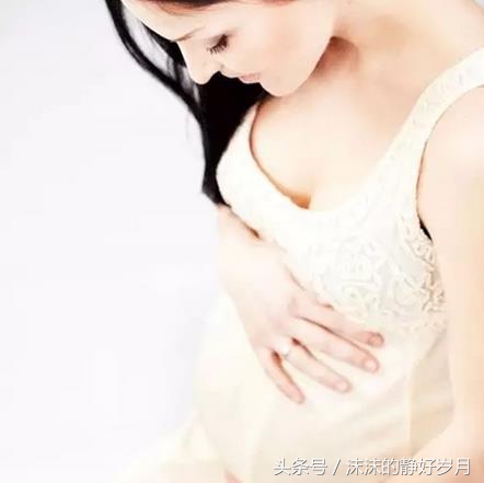 孕妈妈在孕早期就感到肚子疼，一定要警惕这些状况的发生哦