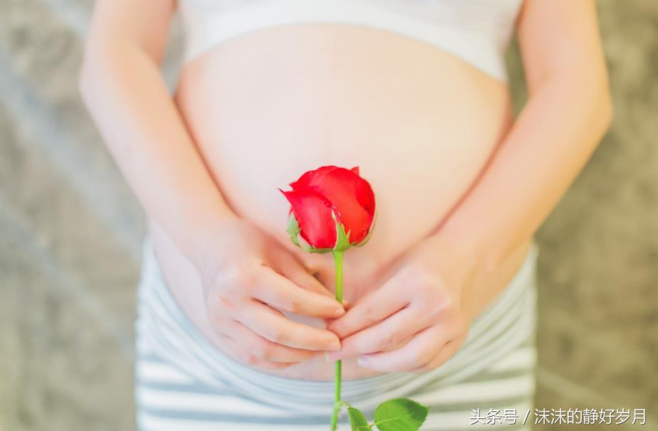 孕妈妈在孕早期就感到肚子疼，一定要警惕这些状况的发生哦
