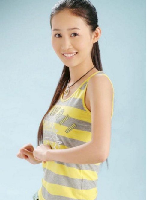 雷佳音的同班同学，《神雕侠侣》扮完颜萍成名，突然消失不知所踪