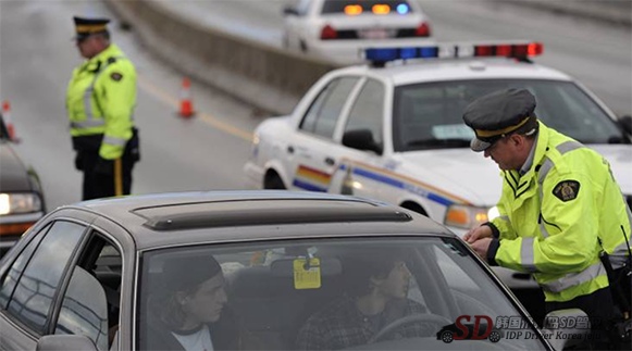 华人考韩国驾照可回国免考换证？外国容易，中国太难！