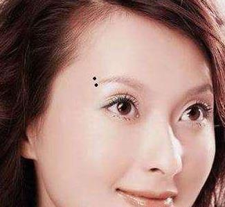 脸上有这3颗"福痣",男显贵,女显富,注定命好财多,福禄双全