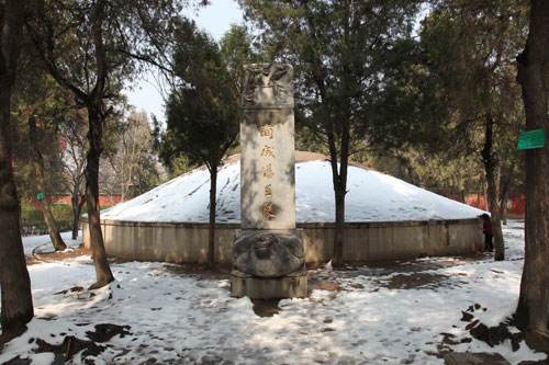 古代著名圣君商汤的坟墓曾经被盗,出土的石碑刻有八字神秘预言!