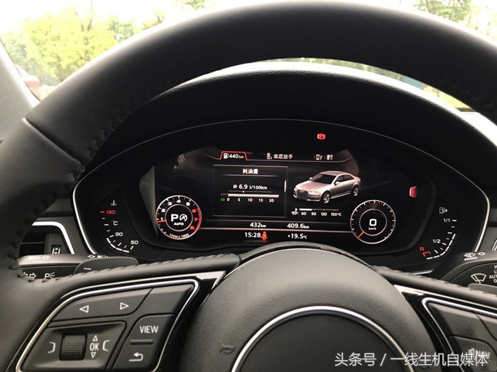 2018款时尚白色奥迪A4L——年轻、运动、有劲、宽敞，我满足了！