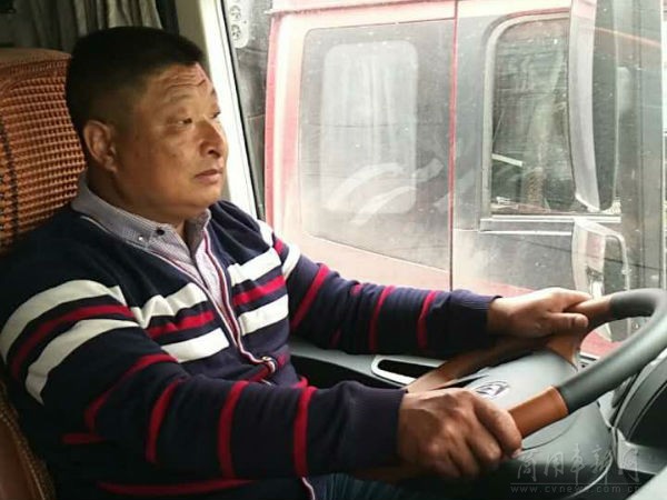 霸道老爹选车记 一眼相中欧曼EST