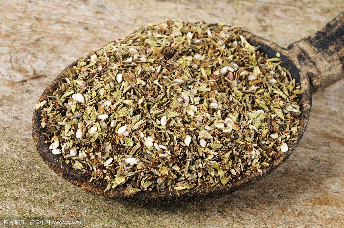 90后跟师父学卤菜，师父味道名镇一方，自己回来开店1个月就关门